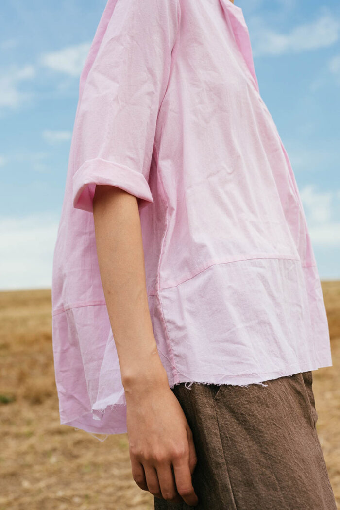 model wearing sunny shirt long sula Long cotton blouse