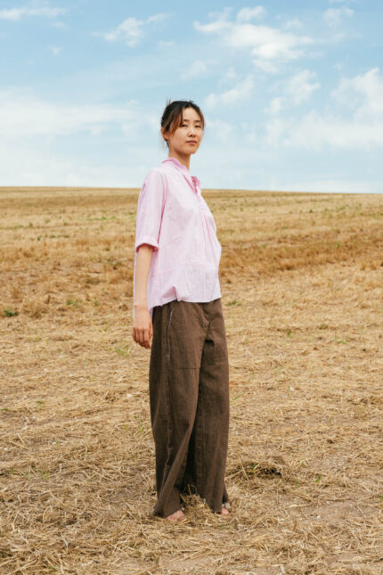 model wearing sunny shirt long sula Long cotton blouse