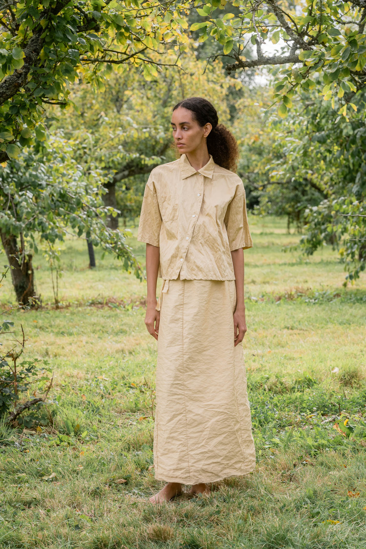 ss25 clean belice front model wearing clean shirt belice