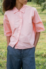 model wearing clean shirt cotton poplin