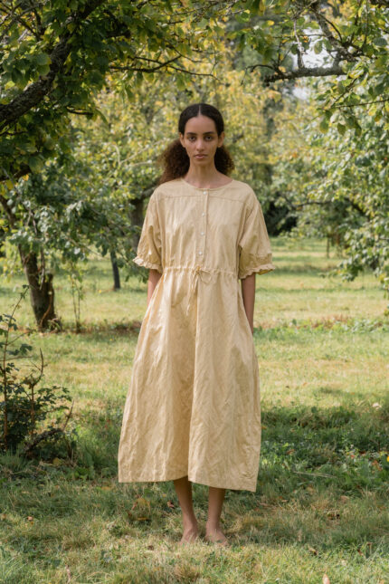model wearing comfy yoke dress belice sula shirt waist dress