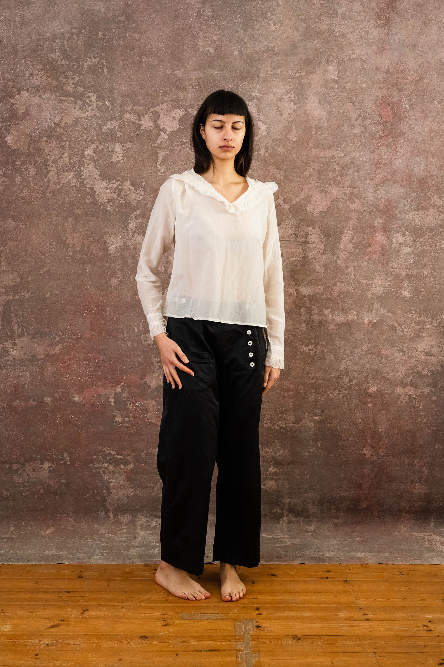 Frill Blouse Silk Cotton Voile Tin Pants Croccante copy model wearing frill blouse sula blouse with frill collar