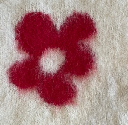 cream-with-red-flower